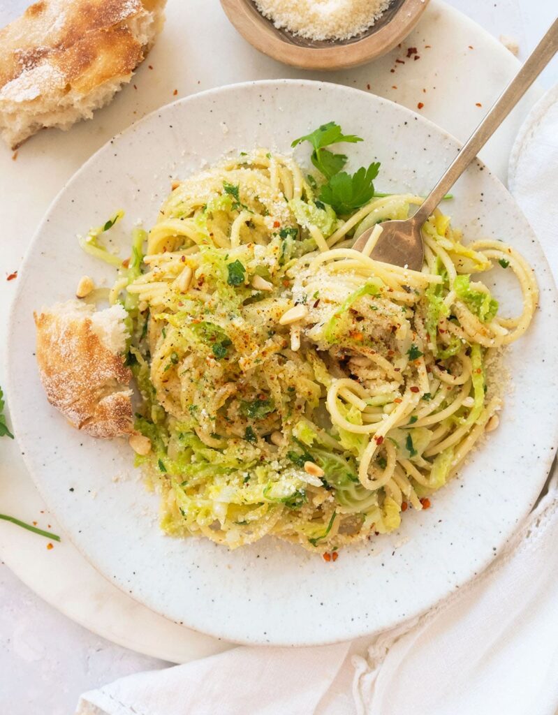 Cabbage noodles – quick & delicious!