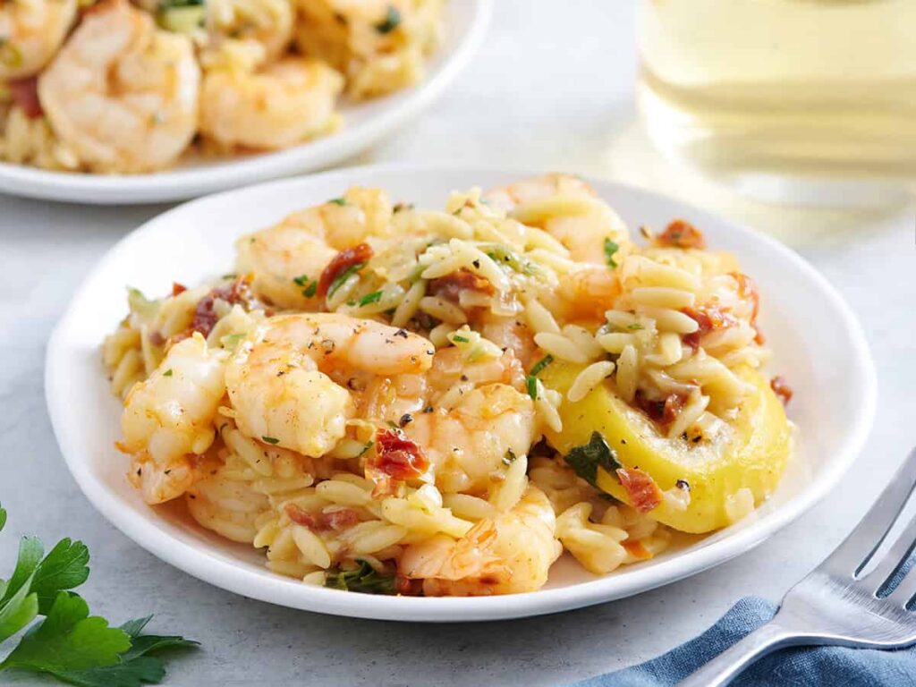 Knoblauchgarnelen und Orzo-Pfanne